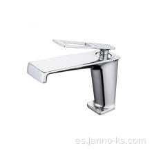 Uso de grifo de mezclador de grifos de cuenca única para el baño